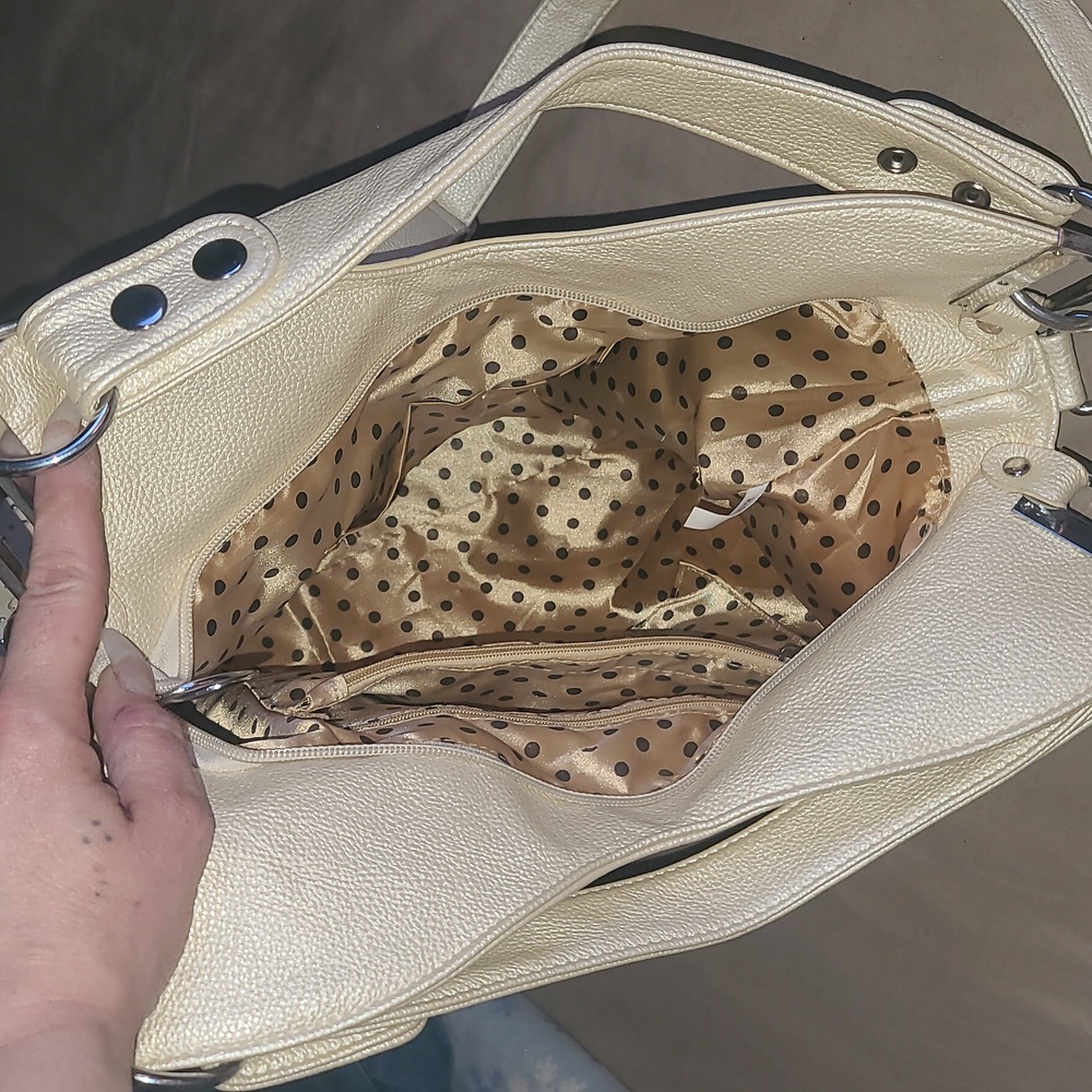 Purse - Picture 3 of 4